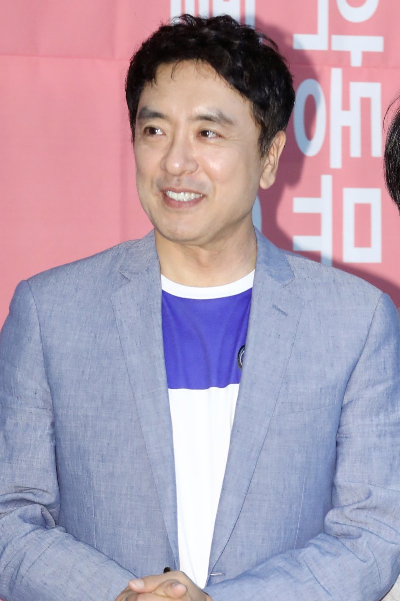 김승우, '망원동 브라더스' 메가폰 든다…장편 드라마 연출 도전