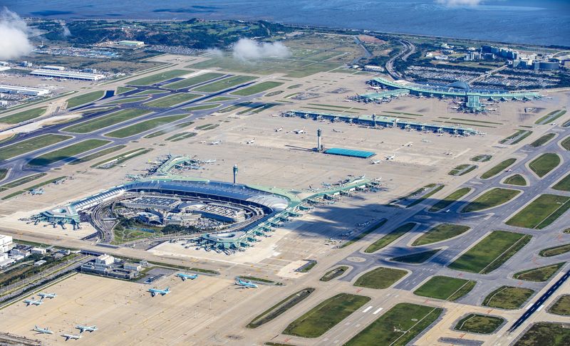 4단계 건설 사업 완공 및 개장을 앞두고 있는 인천공항 외경. 인천국제공항공사 제공