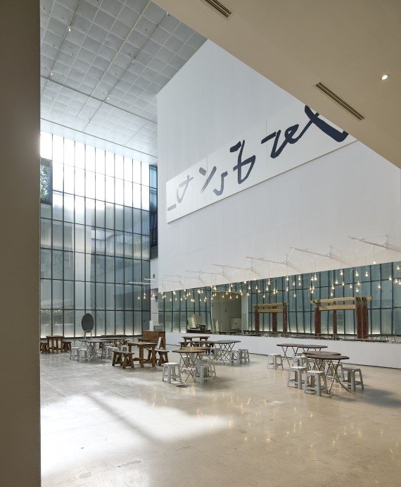 "관객 관점에 따라 작품은 이렇게도, 저렇게도 보일 수 있는 것" 이강소의 첫 개인전 모습을 현대적으로 재해석한 국립현대미술관 서울관 서울박스 전시 전경 [국립현대미술관 제공. 재판매 및 DB 금지]