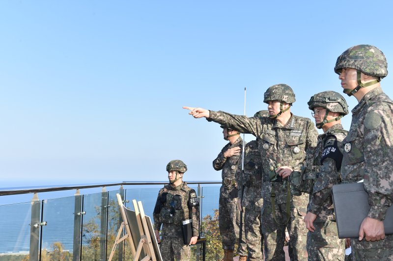 합참의장, 전방 GOP·율곡이이함 방문 "적 도발에 즉각 응징, 행동화 지시"