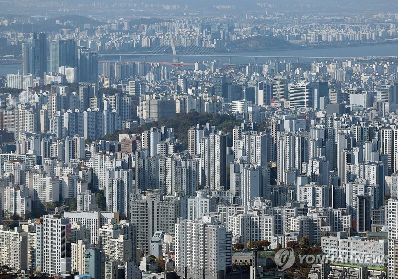 남산에서 바라본 아파트 단지. 사진=연합뉴스