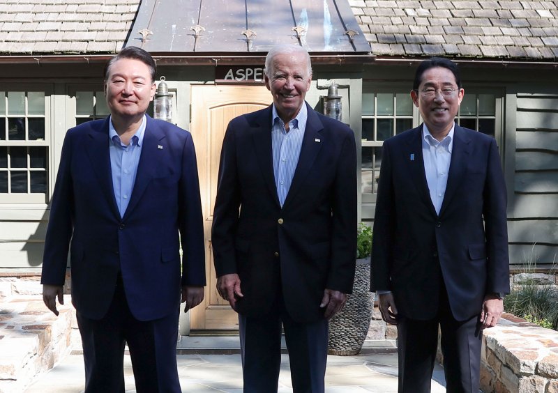 [속보]한미일 정상회의, 15일 페루 APEC 현장서 개최