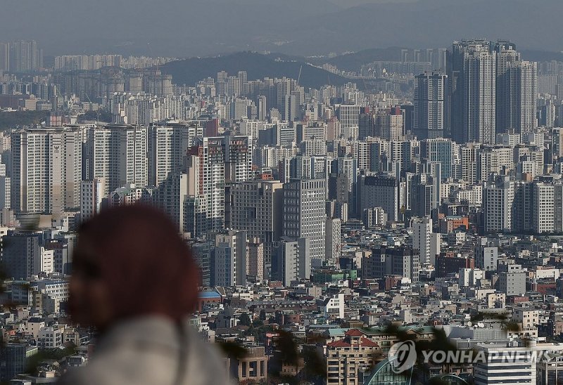 지난 5일 서울 중구 남산에서 바라본 아파트 단지. 사진=연합뉴스