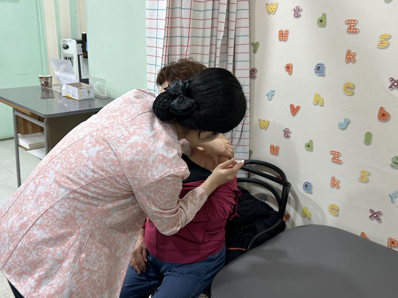 부산 온종합병원에서 백일해 예방접종을 하고 있는 모습. 온종합병원 제공