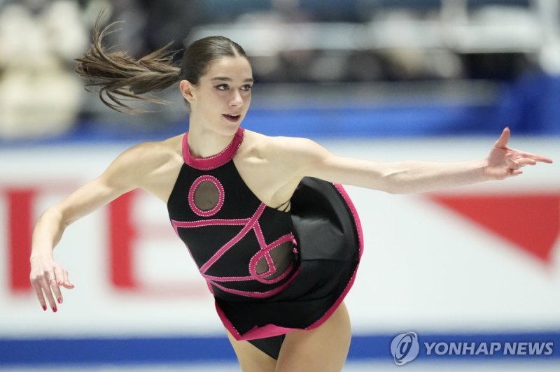 오징어게임 경비병으로 변신한 이탈리아 피겨 선수 구트만 연합뉴스