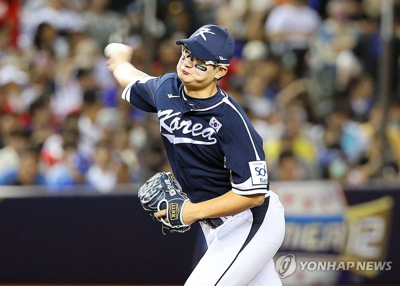 역투하는 김서현 역투하는 김서현 (타이베이=연합뉴스) 한종찬 기자 = 13일 오후 대만 타이베이돔에서 열린 세계야구소프트볼연맹(WBSC) 프리미어12 2024 B조 조별리그 대한민국과 대만의 경기. 한국 투수 김서현이 역투하고 있다. 2024.11.13 saba@yna.co.kr (끝)
