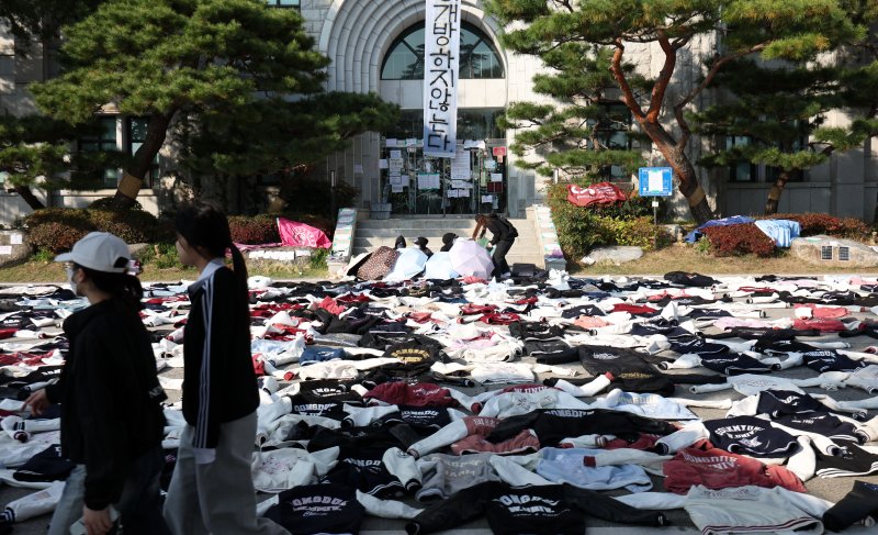 '정답소녀' 김수정, '동덕여대 공학 반대 서명' 동참 "모자란 남자…"