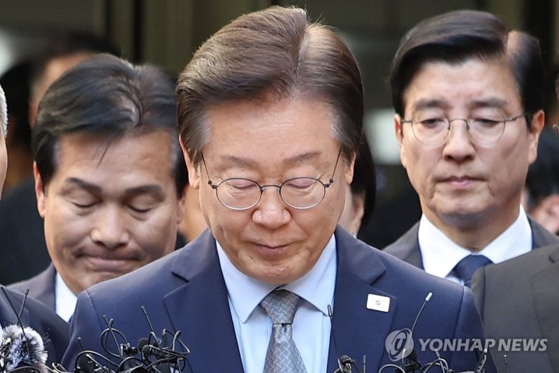 '李 선고'에 "사법 살인" 성토 쏟아지자..민주 내부선 '자제론'