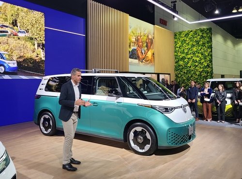 우버, 내년 LA서 폭스바겐 로보택시 운행...자율주행 포트폴리오 확장