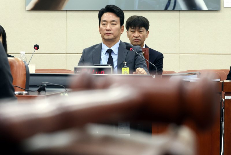 박장범 한국방송공사 사장 후보자가 20일 오전 서울 여의도 국회 과학기술정보방송통신위원회에서 열린 인사청문회에서 의원들의 질의를 듣고 있다. 사진=뉴시스