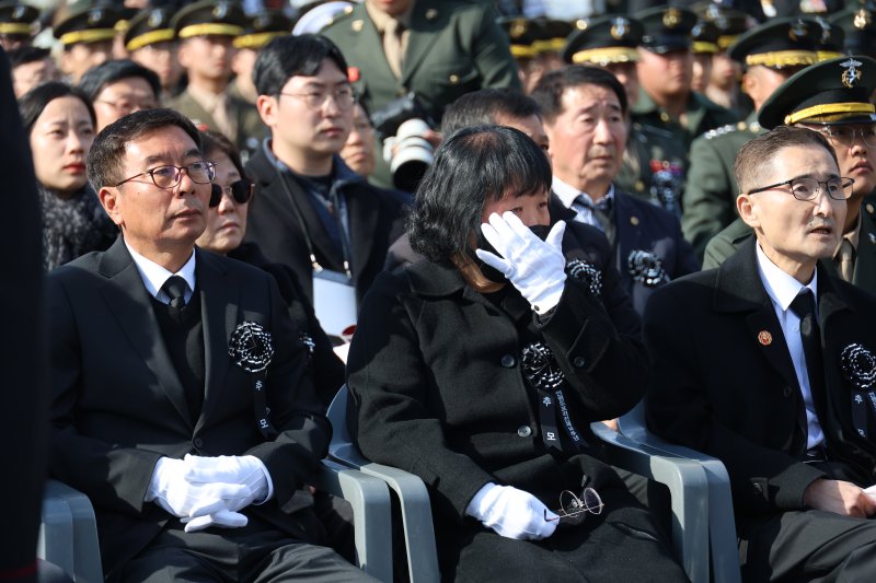 '연평도 포격전 14주년 전승기념식' "그날의 영웅들 헌신·희생이 나라 지켜.."