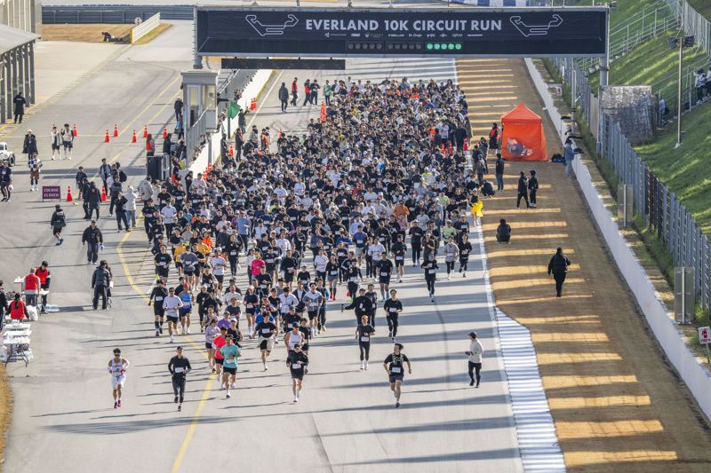 '에버랜드 10K 서킷런'을 달리는 러너들의 모습. 삼성물산 제공