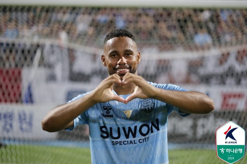 수원FC 안데르손은 어시스트 13개로 2024시즌 K리그1 도움왕을 차지했다. (한국프로축구연맹 제공)
