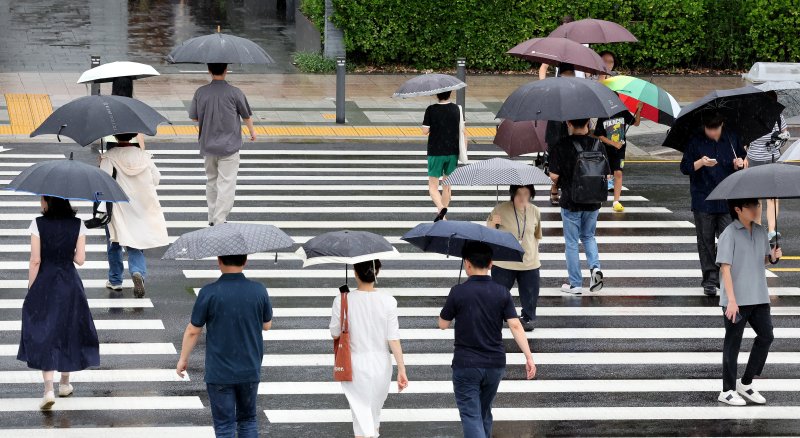 화요일인 26일 충북과 세종은 이른 새벽부터 비가 오다 밤부터는 눈이 내리는 지역이 있겠다.(사진은 기사와 무관함)/뉴스1