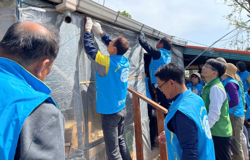 전남도는 올겨울 기록적 한파가 예상됨에 따라 취약계층이 따뜻한 겨울을 나도록 20개 사업에 1333억원을 투입해 다양한 지원 사업을 펼친다고 26일 밝혔다. 전남도 제공