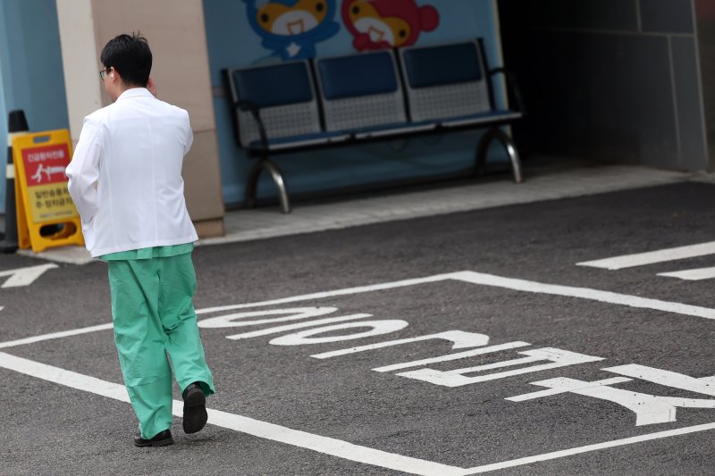 의정갈등 9개월 만에 꾸려진 대화기구인데…3주 만에 좌초 위기