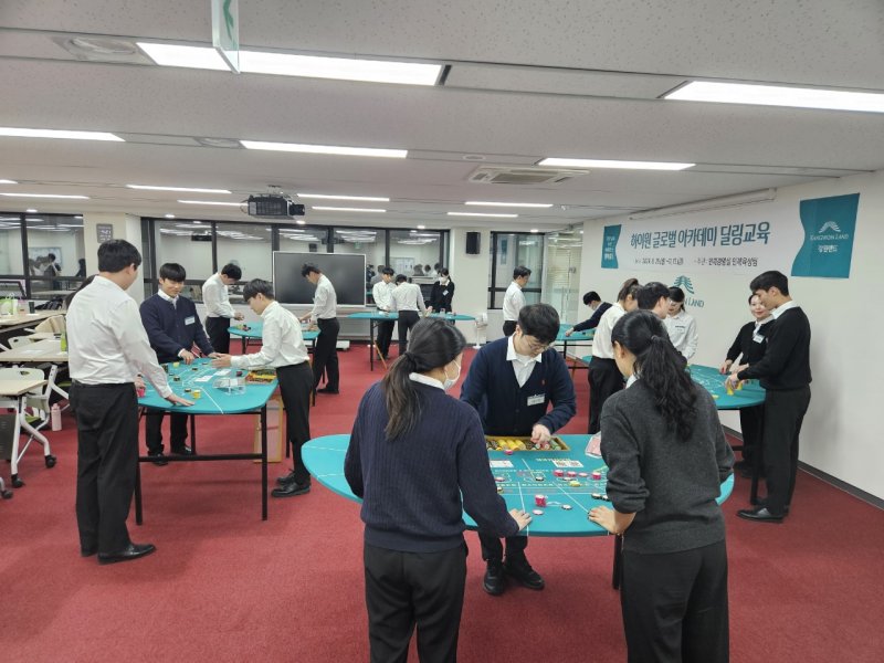 "경력같은 신입, 직접 키우겠다" 128개사 동참