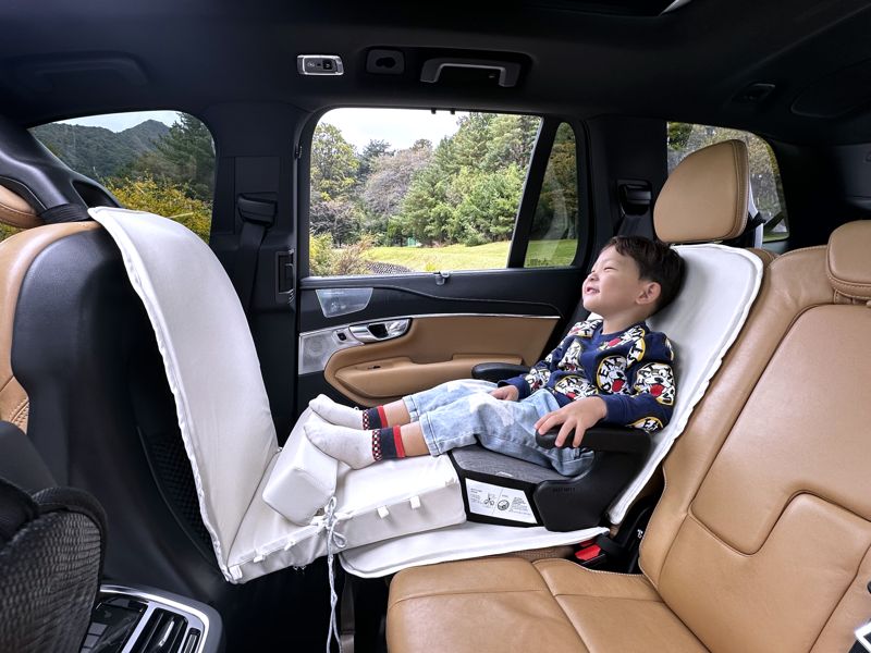 2024 생활발명코리아 시상식에서 대통령상을 수상한 카시트발받침 발명품.