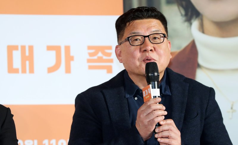 '변호인' 양우석 감독 "계엄령 선포 의아해…영화 본질 더 해야겠다"