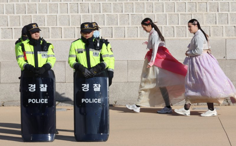 단 6시간 만에 한국이 여행위험국?..비상계엄 후폭풍