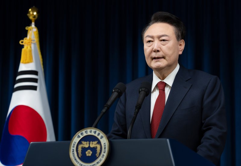 외교부 “국가원수는 대통령”..법적 권한은 여전