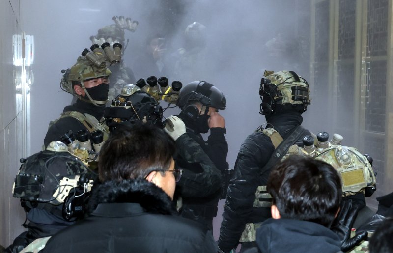 빅터 차 "한국 2차 계엄 선포 때는 미국도 대응…尹 퇴진 거의 확실"