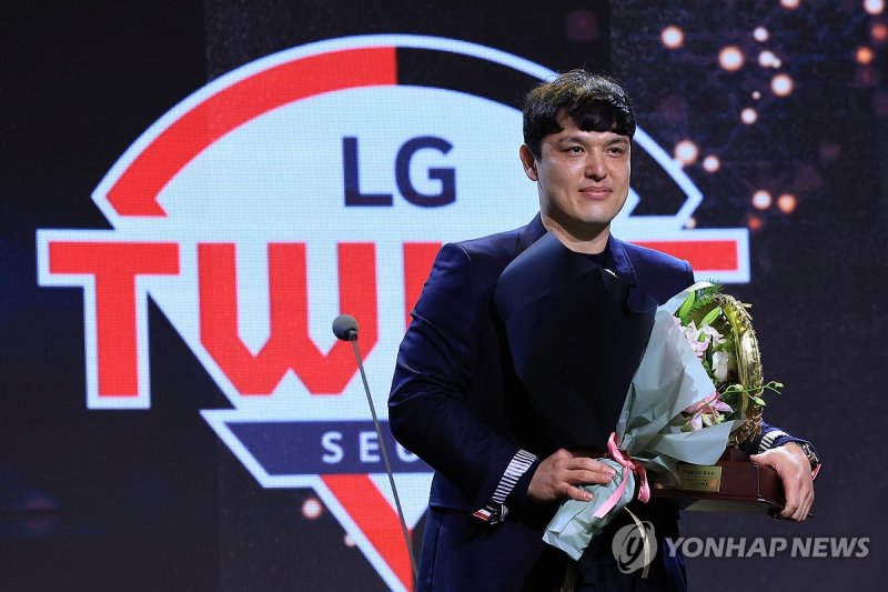 포수상 받은 박동원 (출처=연합뉴스)