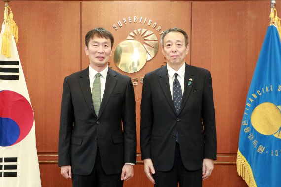 日 대사 만난 이복현 "시장충격 제한적..선진화정책 차질없이 추진"