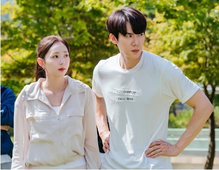 '지거전' 유연석·채수빈 사내 부부 된다…커플 모먼트 포착 [N컷]