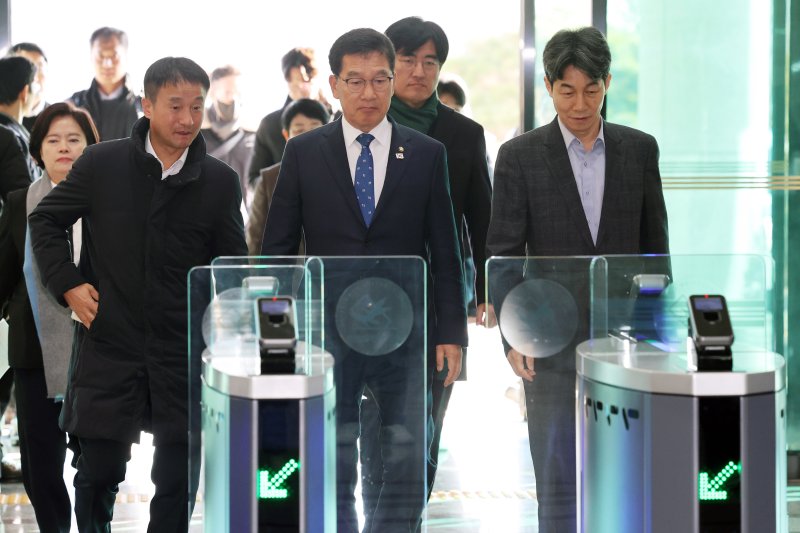 선관위 “22대 총선 부정선거, 도저히 발생할 수 없어” 尹 의혹 부정