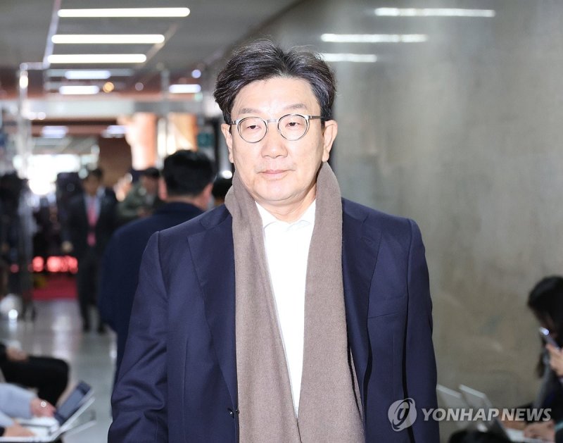 중진의원 모임 참석하는 권성동 의원 (출처=연합뉴스)