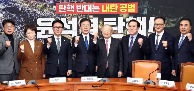 민주 "재계와 핫라인 개설..여야정 경제협의체도 추진"