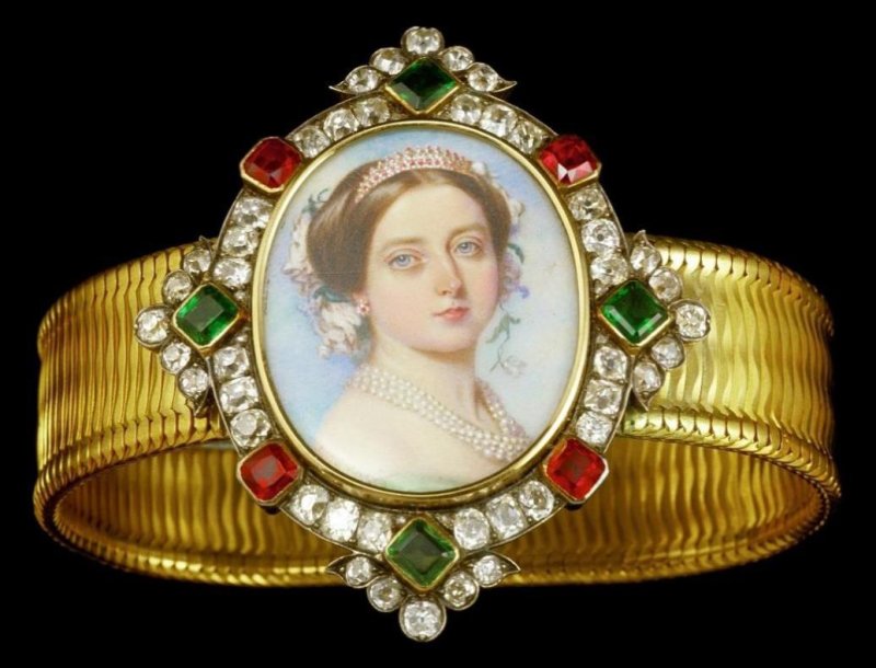 성십자가·빅토리아 여왕 팔찌… 5천년 품은 보석이 눈앞에 [Weekend 문화]