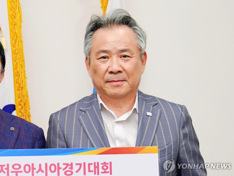 이기흥 대한체육회장 '직무정지' 유지…집행정지 신청 기각