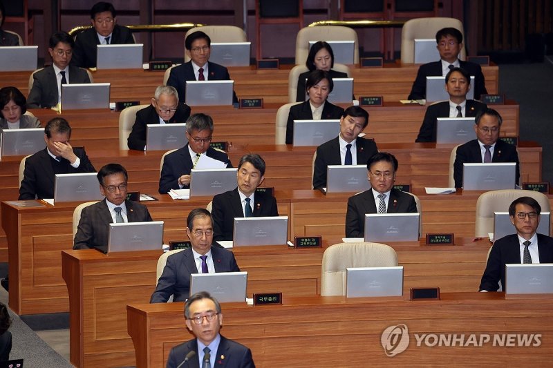 본회의 긴급현안질문 (출처=연합뉴스)