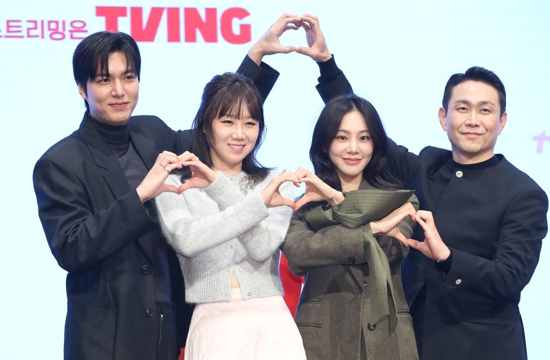 '별들에게 물어봐' PD 러브라인 특이하지만…실망하는 분 없을 것