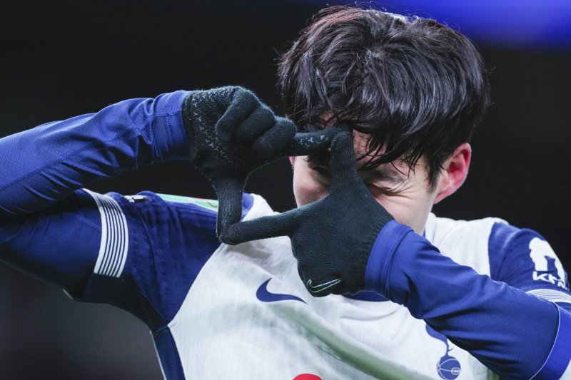 [런던=AP/뉴시스] 잉글랜드 프로축구 프리미어리그(EPL) 토트넘 홋스퍼의 손흥민. 2024. 12. 19.
