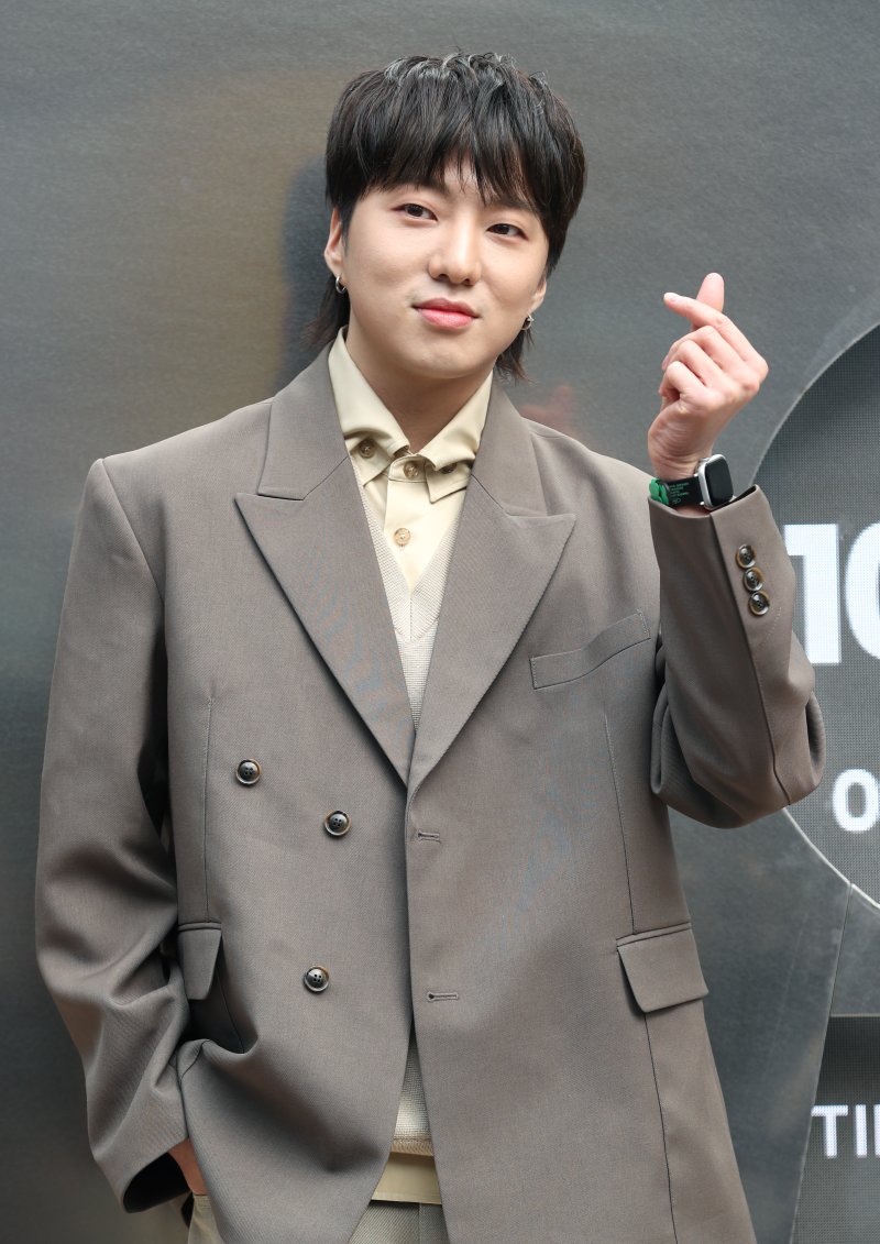 '전역' 위너 강승윤 "진우·승훈·민호 손잡고 인사드릴 것" 자필 소감