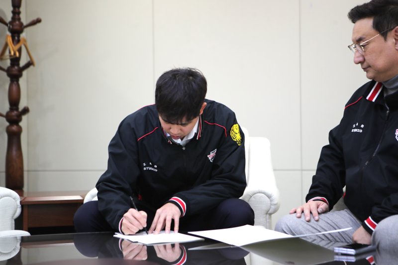 임기영이 21일 KIA와 FA 계약을 맺었다 (KIA 타이거즈 제공)