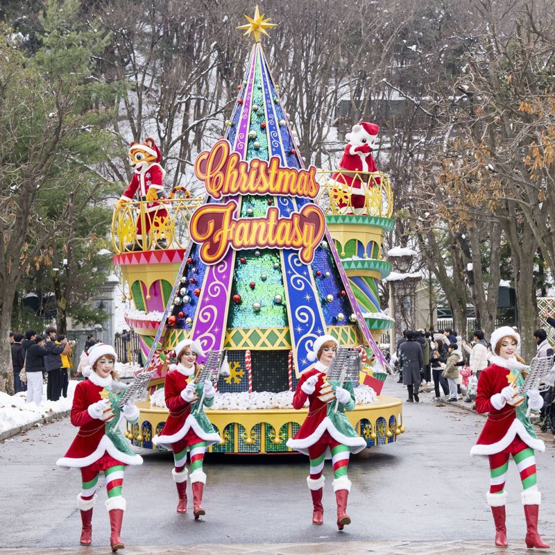 에버랜드 크리스마스 퍼레이드 '블링블링 X-mas 퍼레이드'. 삼성물산 리조트부문 에버랜드 제공