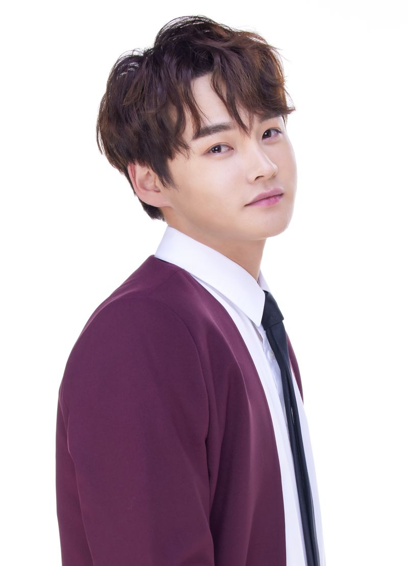 '밀어밀어'로 시작해 '뉴트렌드 대상'까지... 박서진, 무서운 성장세 [fn·셀럽챔프 음악부문 1위]