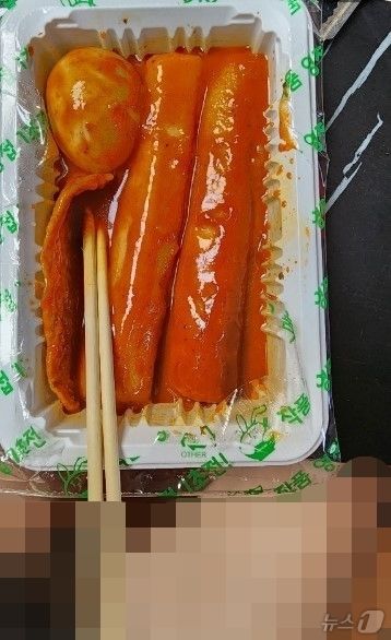"가래떡만도 못한 걸..." 음식 리뷰에 '중요 부위' 찍어 올린 男
