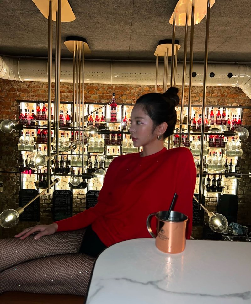 장재인 파격의 연속…노브라 이어 하의실종 망사