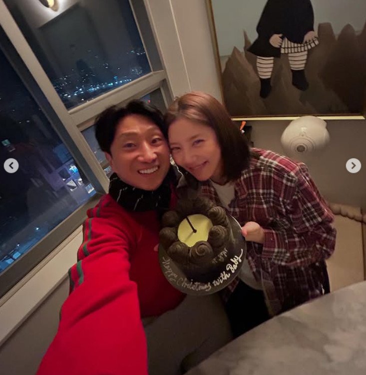 크리스마스, 둘 아닌 셋이서…손담비, 임신 중에도 늘씬 [N샷]