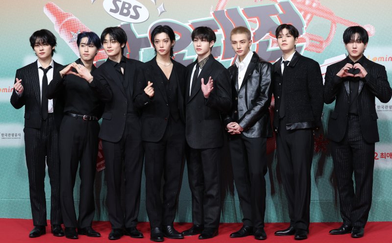 [뉴스1 ★]현진, 멋들어진 ‘골드 키위’ 헤어…독보적 카리스마 ‘So Good’