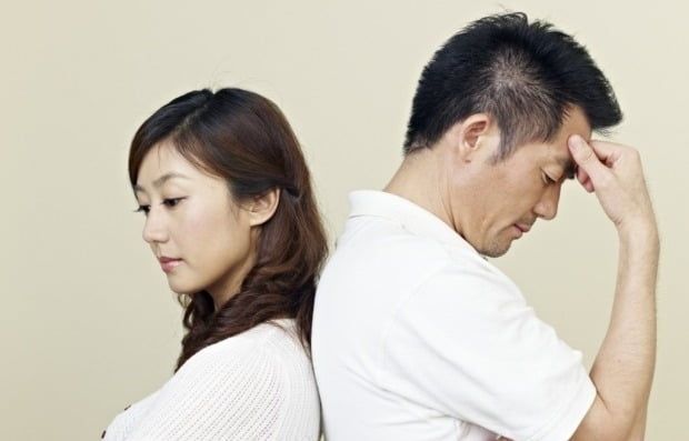 네가 임신해서 억지로 결혼 막말에 이혼 요구하자..