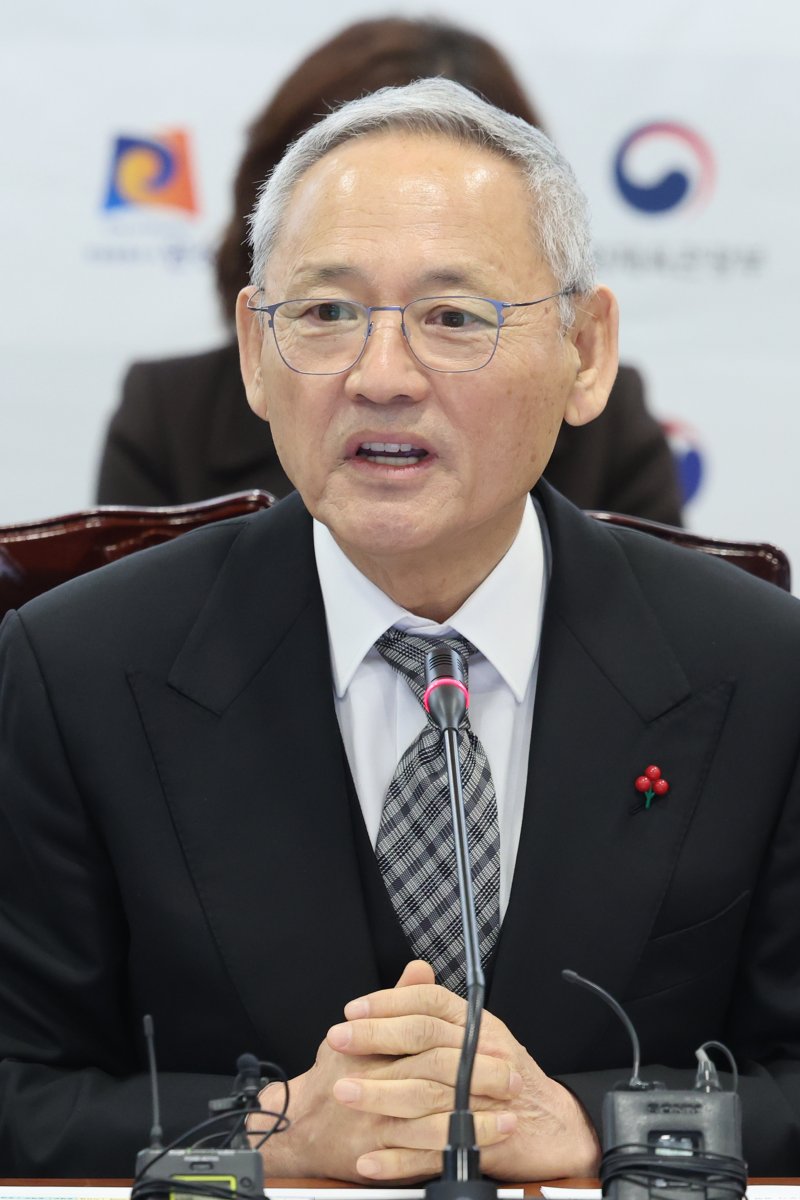 유인촌 장관 "APEC 정상회의 계기로 문화의 힘 보여줄 것"