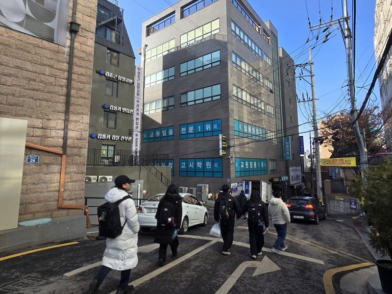 [르포]"끝없이 노력하지만 문턱 너무 높아"…'역대급' 고용 한파 맞은 20대