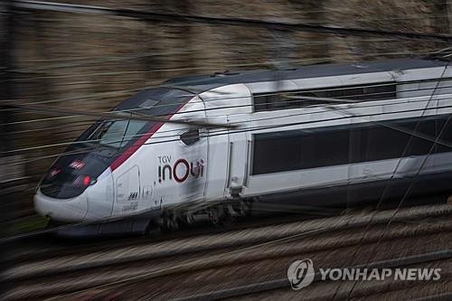 기관사 투신에 아찔한 질주, 400명 싣고 혼자 달린 고속철...프랑스 '충격'