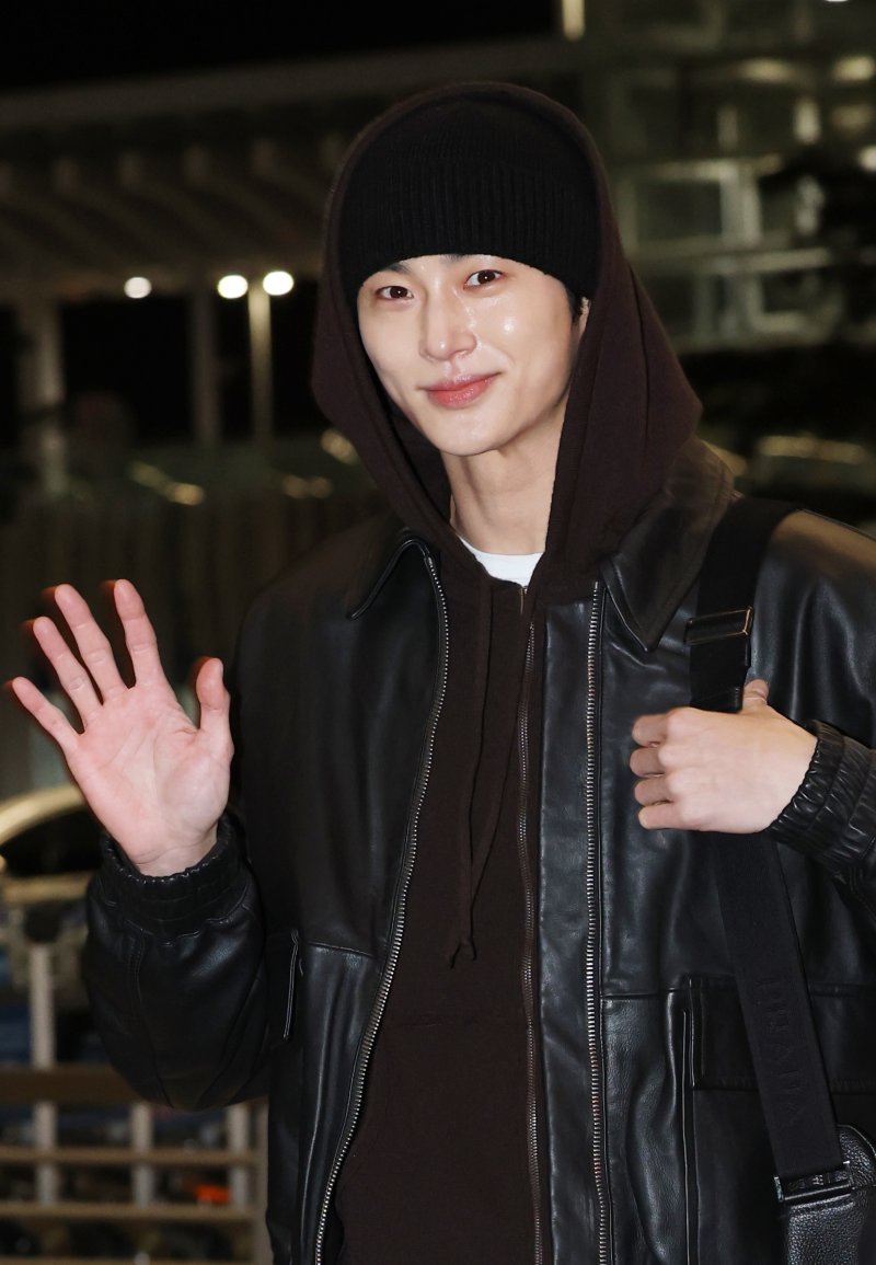 [뉴스1 ★]변우석, AAA출국…비주얼은 AAA+++